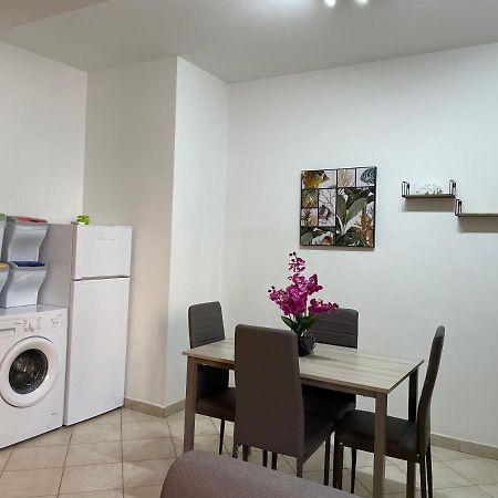 Civico 2 Apartment Sassari Bagian luar foto