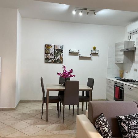 Civico 2 Apartment Sassari Bagian luar foto