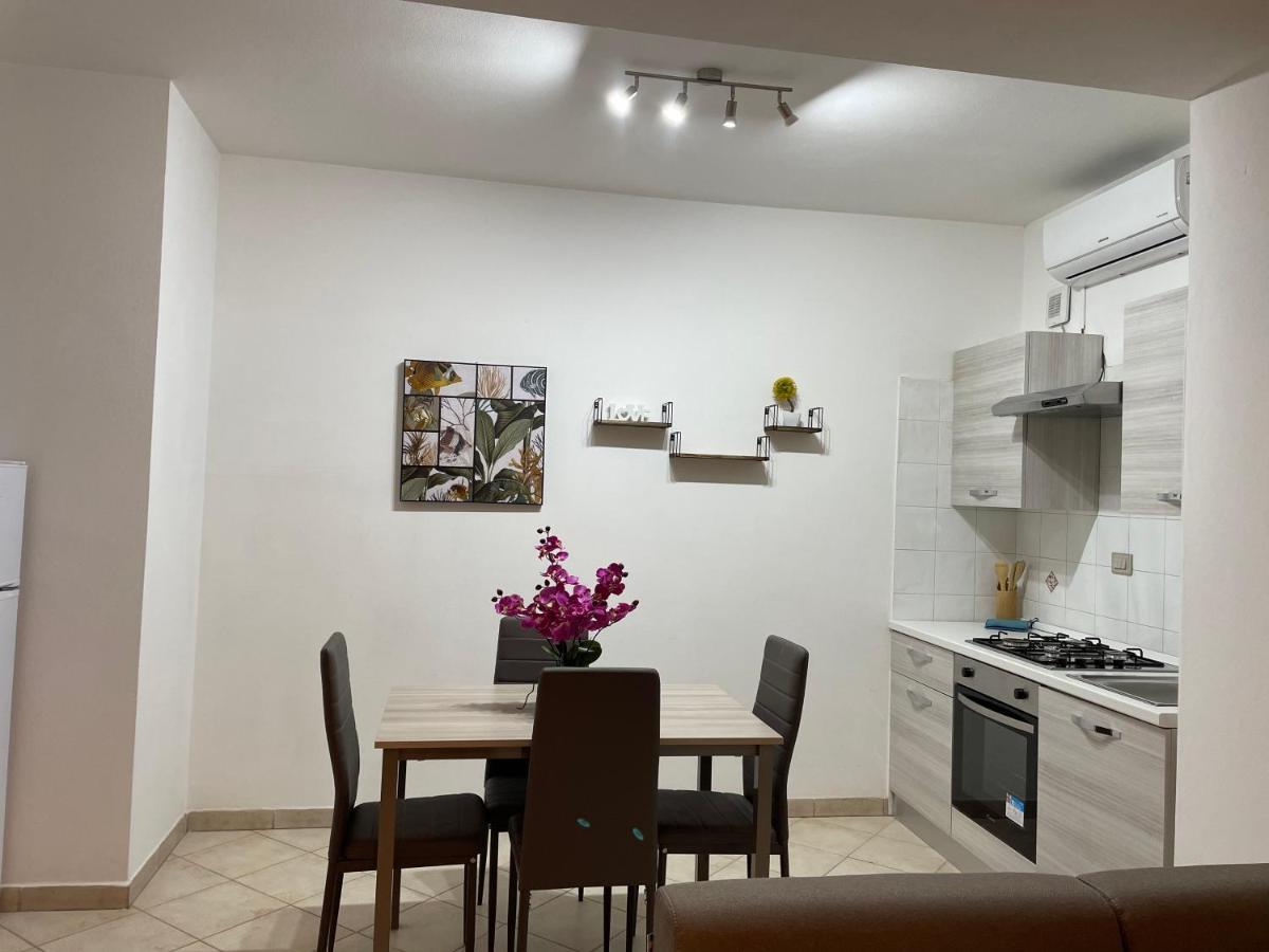 Civico 2 Apartment Sassari Bagian luar foto