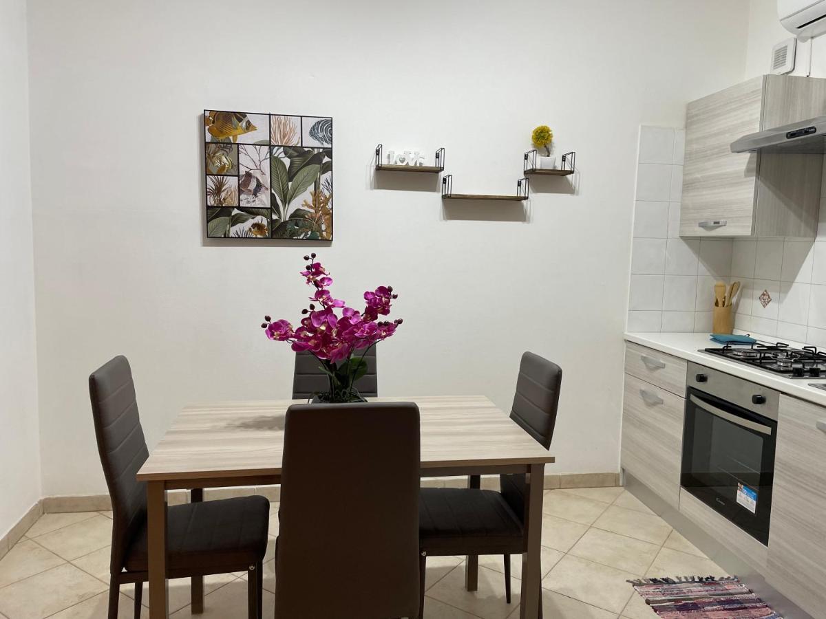 Civico 2 Apartment Sassari Bagian luar foto