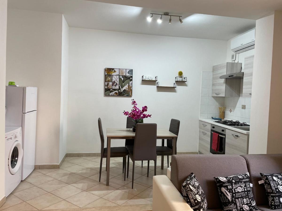 Civico 2 Apartment Sassari Bagian luar foto